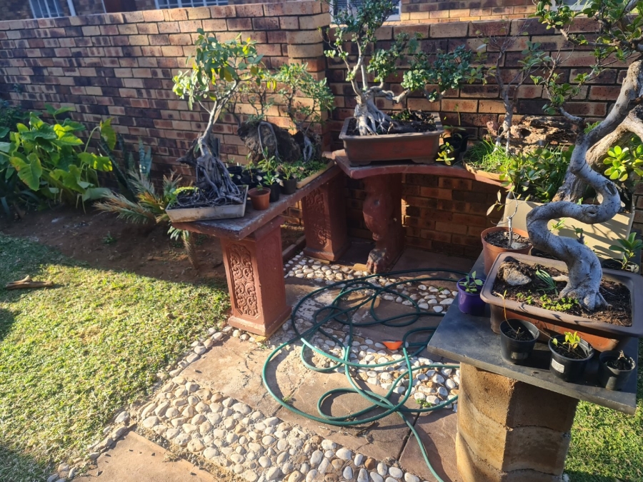 3 Bedroom Property for Sale in Geelhoutpark North West